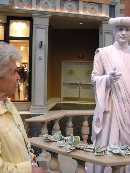 livingstatue.jpg